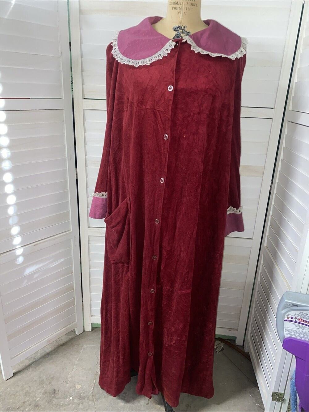 Vintage 70s Red Velour Maxi Robe House Coat Pink Collar Lace Button Front Robe